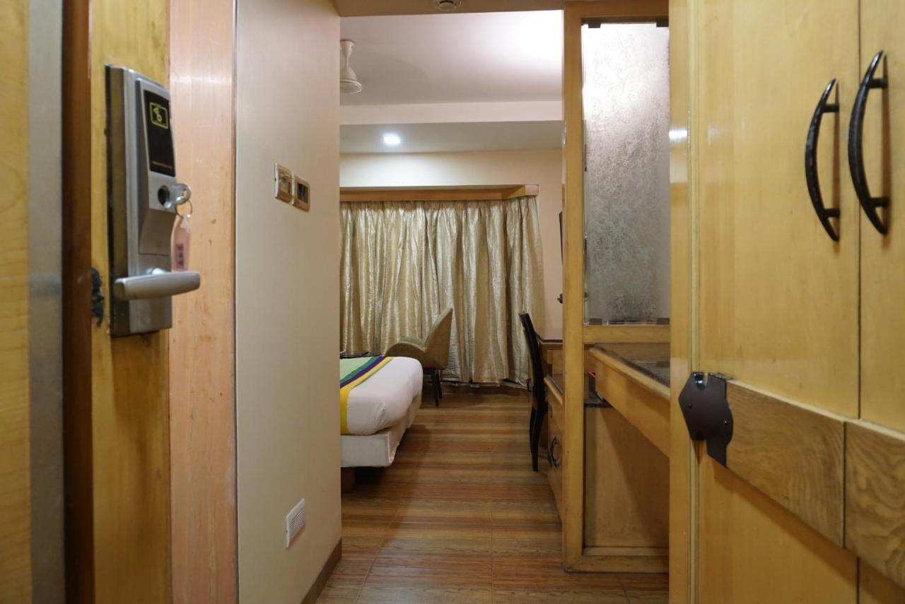 Deccan 8 Pune Exterior photo