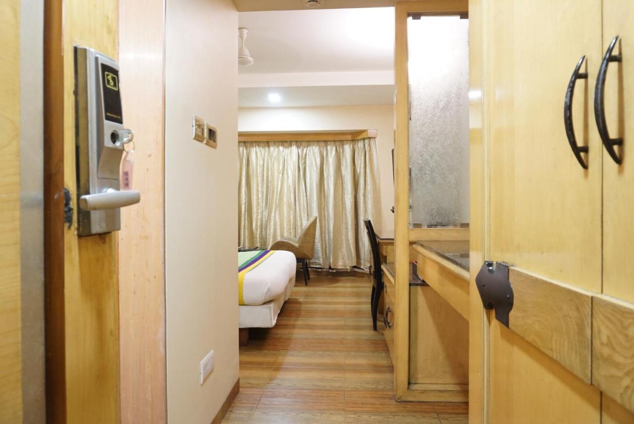 Deccan 8 Pune Exterior photo