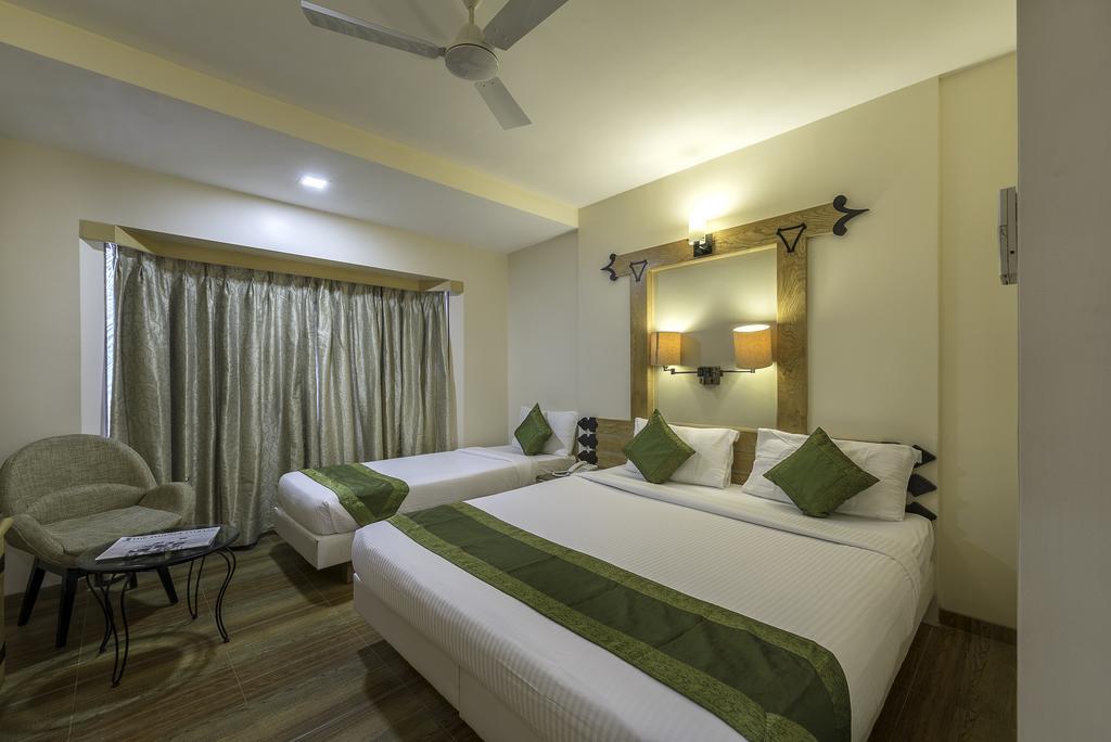 Deccan 8 Pune Exterior photo