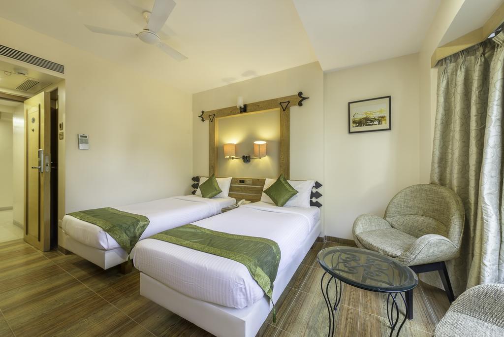 Deccan 8 Pune Exterior photo