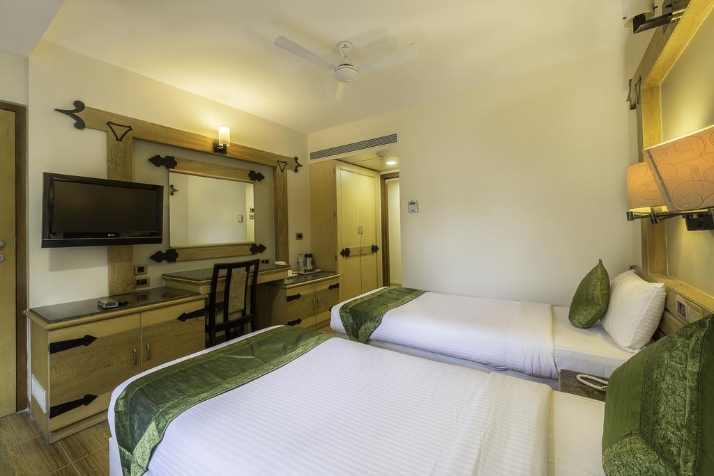Deccan 8 Pune Exterior photo